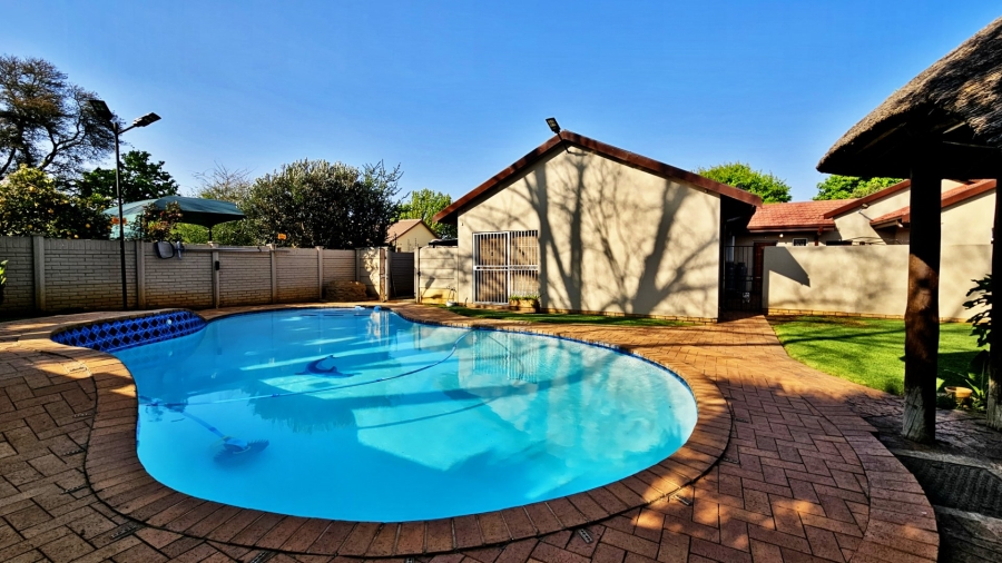 4 Bedroom Property for Sale in Vanderbijlpark SE 6 Gauteng