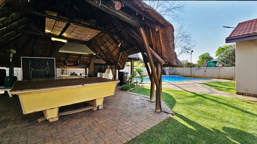 4 Bedroom Property for Sale in Vanderbijlpark SE 6 Gauteng