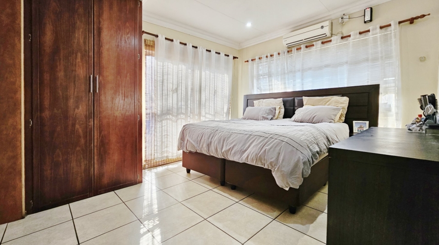 4 Bedroom Property for Sale in Vanderbijlpark SE 6 Gauteng