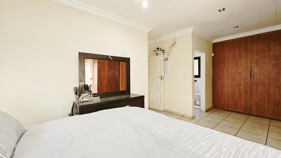 4 Bedroom Property for Sale in Vanderbijlpark SE 6 Gauteng