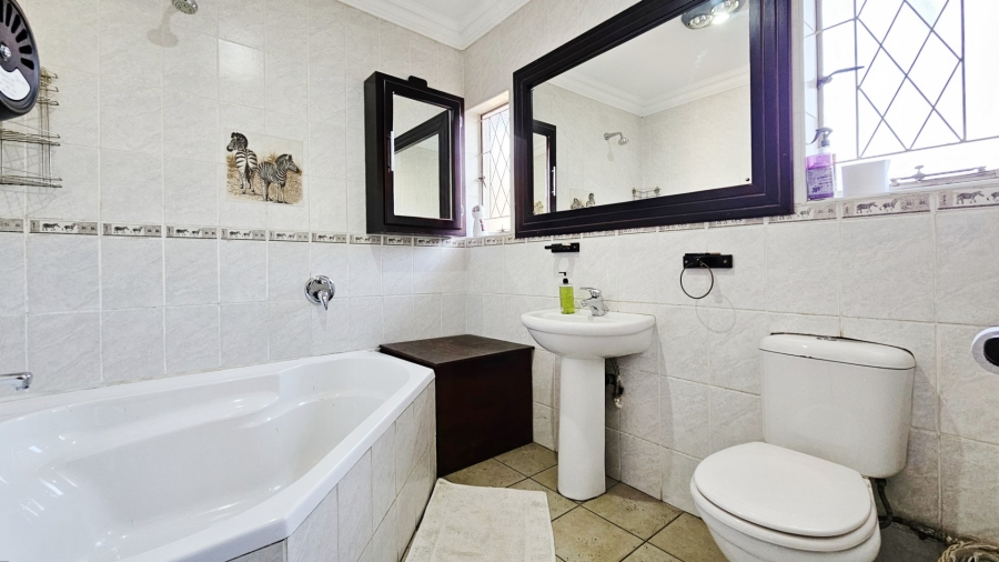 4 Bedroom Property for Sale in Vanderbijlpark SE 6 Gauteng