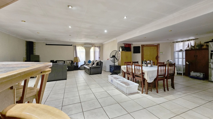 4 Bedroom Property for Sale in Vanderbijlpark SE 6 Gauteng
