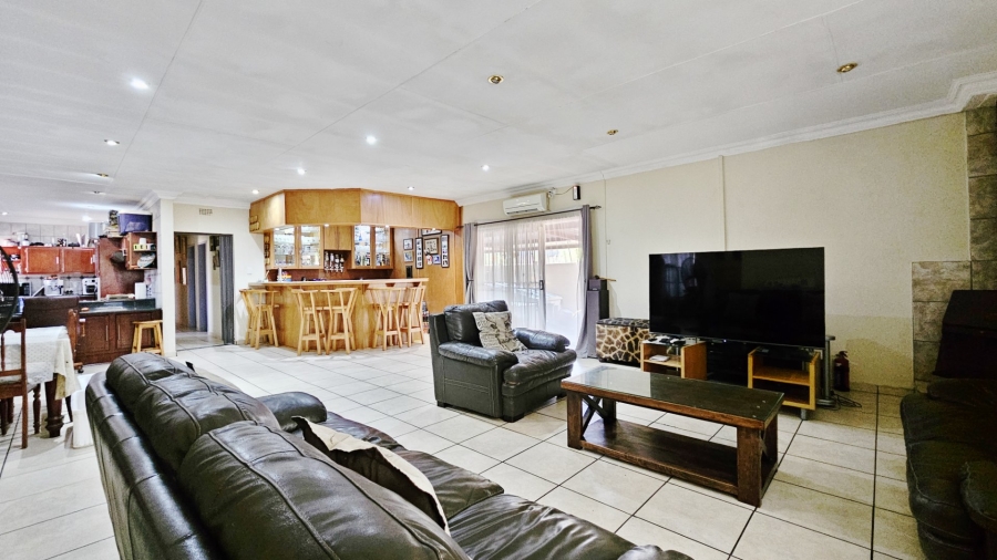 4 Bedroom Property for Sale in Vanderbijlpark SE 6 Gauteng