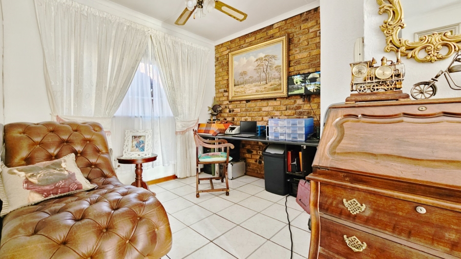 3 Bedroom Property for Sale in Falcon Ridge Gauteng