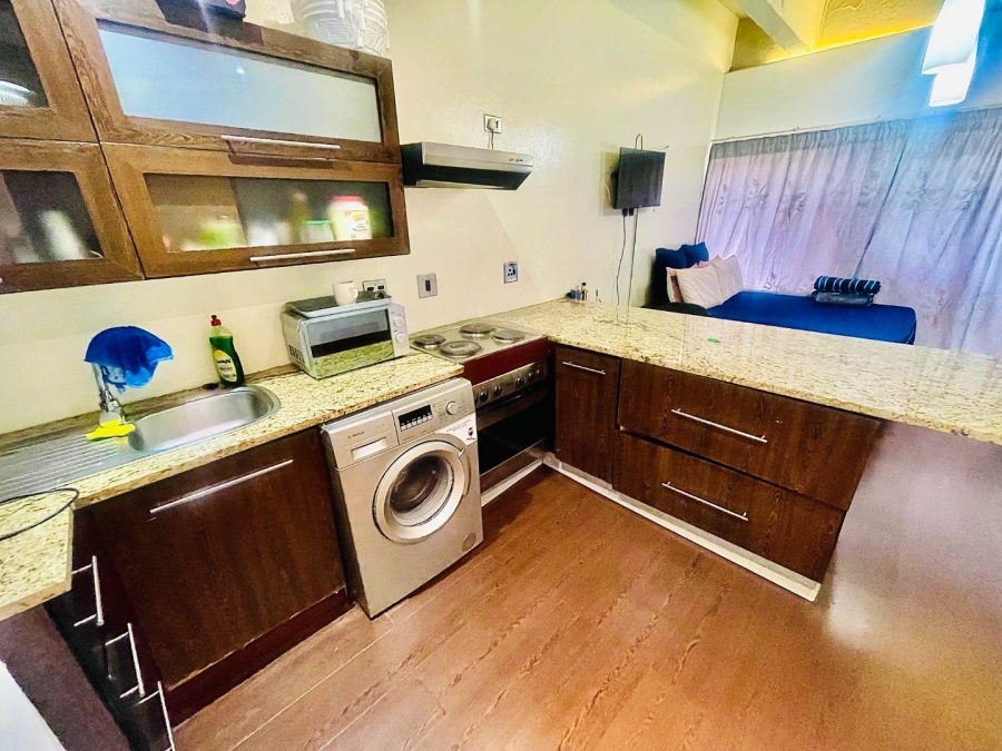 1 Bedroom Property for Sale in Braamfontein Gauteng