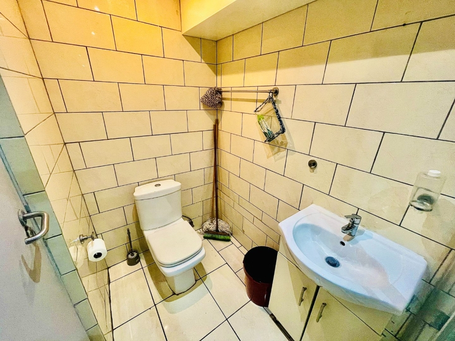 1 Bedroom Property for Sale in Braamfontein Gauteng