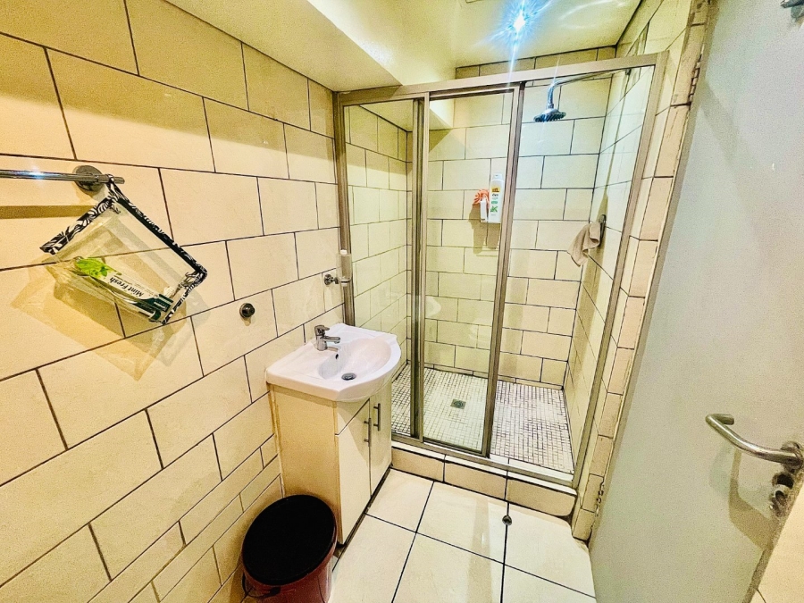 1 Bedroom Property for Sale in Braamfontein Gauteng