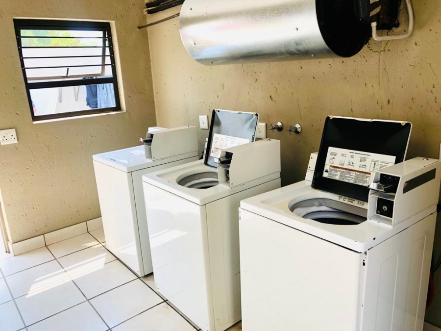 To Let 1 Bedroom Property for Rent in Paulshof Gauteng