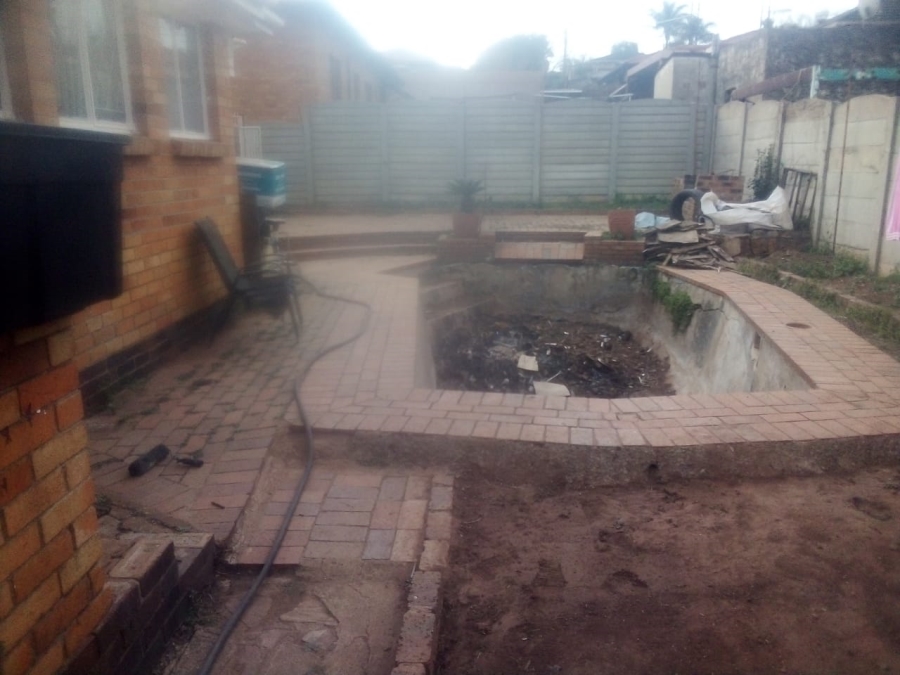 5 Bedroom Property for Sale in Primrose Hill Gauteng