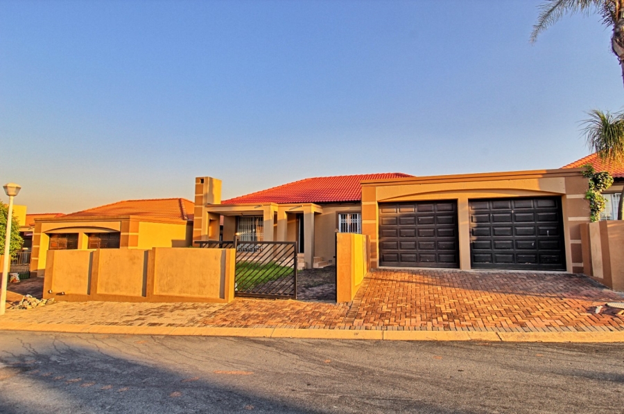3 Bedroom Property for Sale in Noordwyk Gauteng