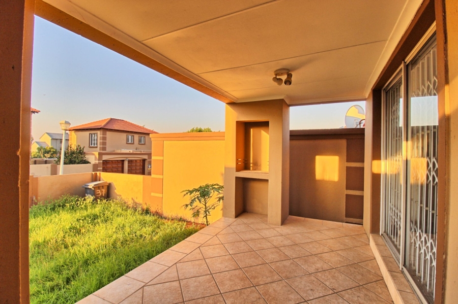 3 Bedroom Property for Sale in Noordwyk Gauteng