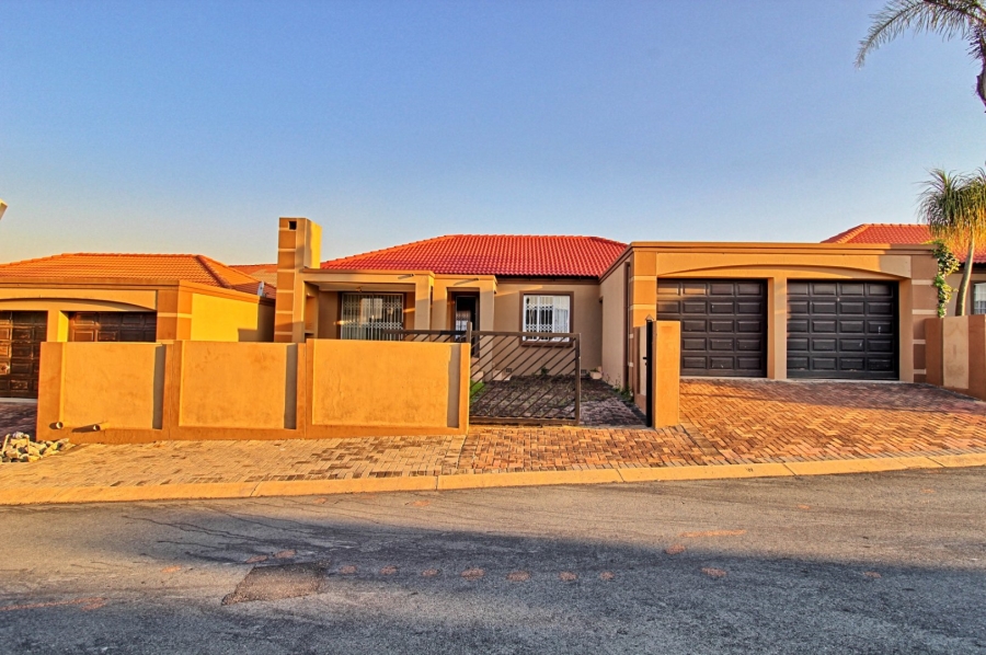 3 Bedroom Property for Sale in Noordwyk Gauteng