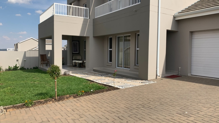 4 Bedroom Property for Sale in Blue Hills Gauteng
