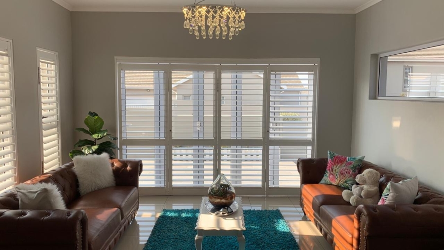 4 Bedroom Property for Sale in Blue Hills Gauteng