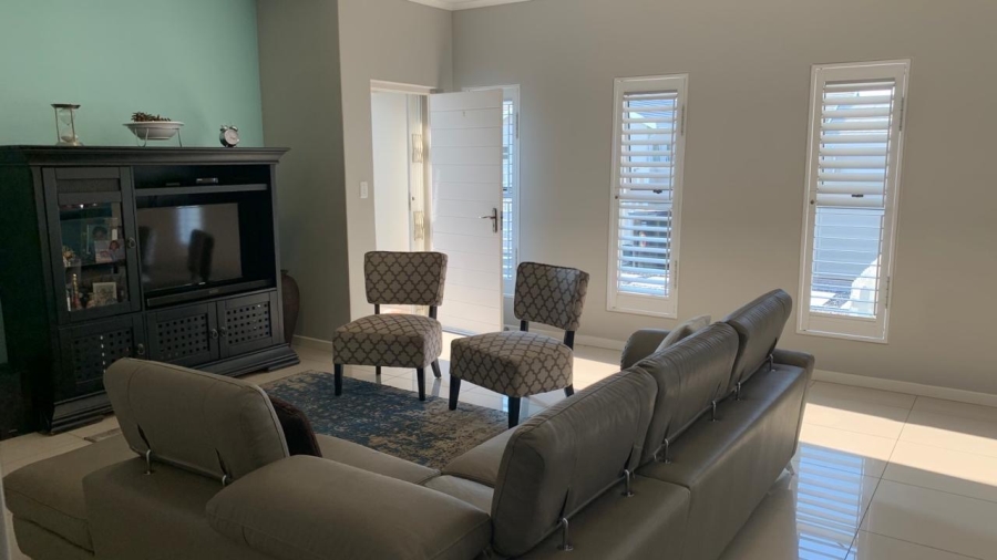 4 Bedroom Property for Sale in Blue Hills Gauteng