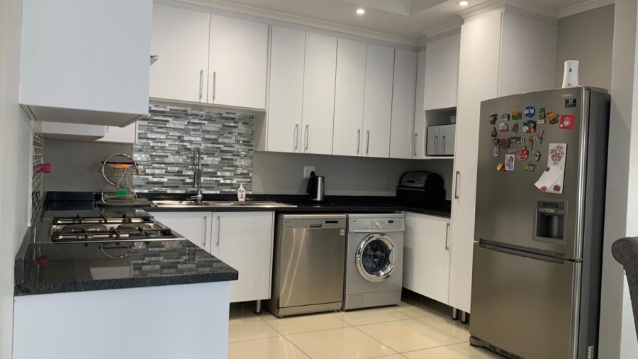 4 Bedroom Property for Sale in Blue Hills Gauteng