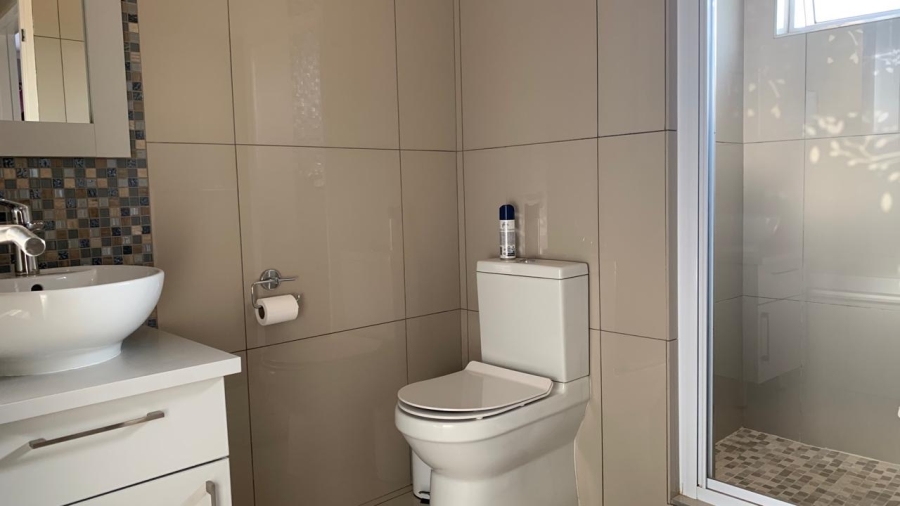 4 Bedroom Property for Sale in Blue Hills Gauteng