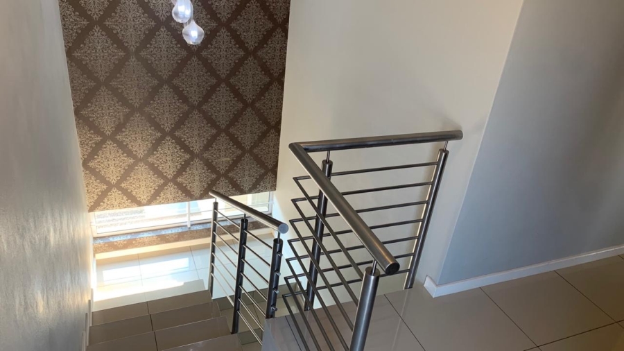 4 Bedroom Property for Sale in Blue Hills Gauteng