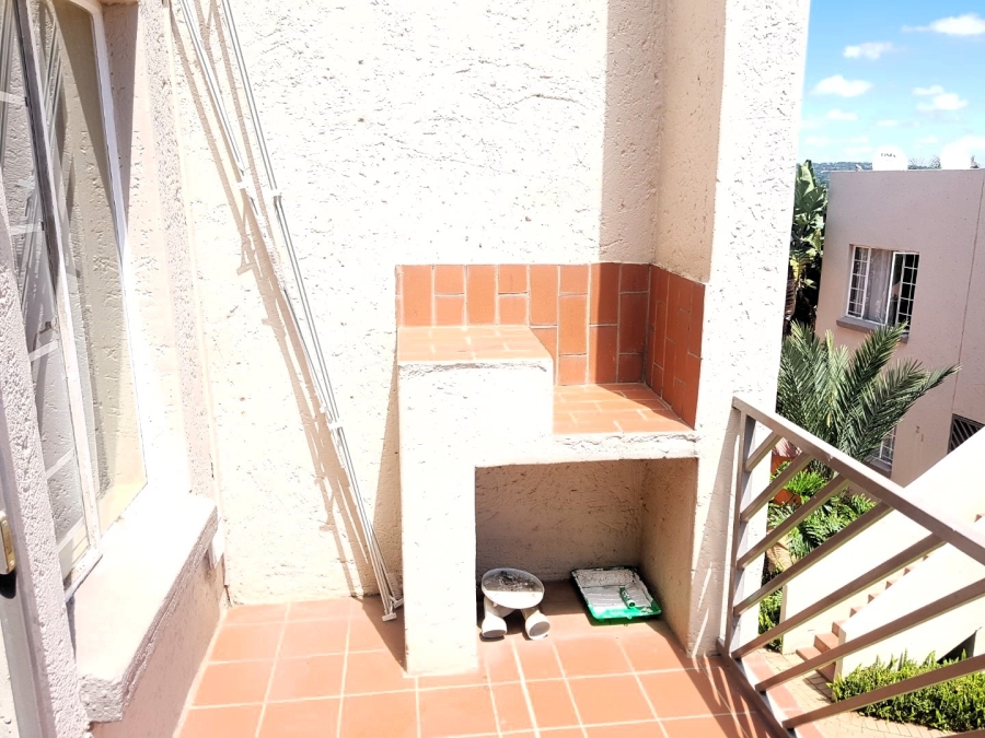 To Let 2 Bedroom Property for Rent in Garsfontein Gauteng