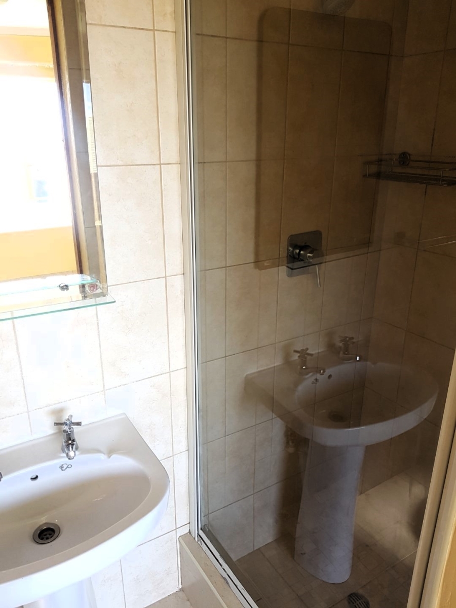 To Let 2 Bedroom Property for Rent in Garsfontein Gauteng