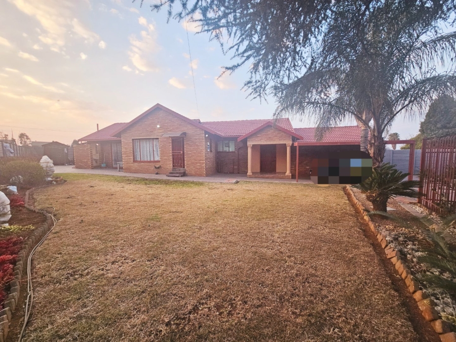 4 Bedroom Property for Sale in Heuweloord Gauteng