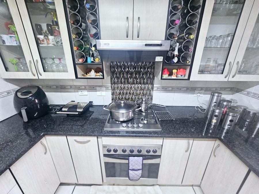 4 Bedroom Property for Sale in Heuweloord Gauteng