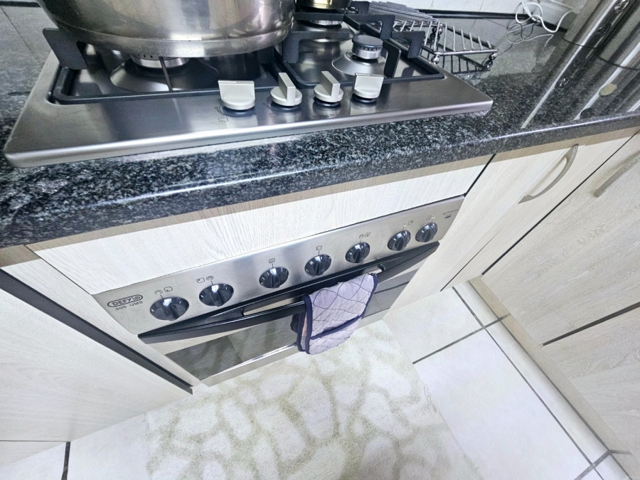4 Bedroom Property for Sale in Heuweloord Gauteng