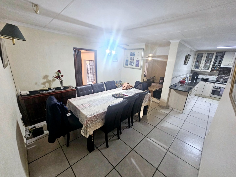 4 Bedroom Property for Sale in Heuweloord Gauteng