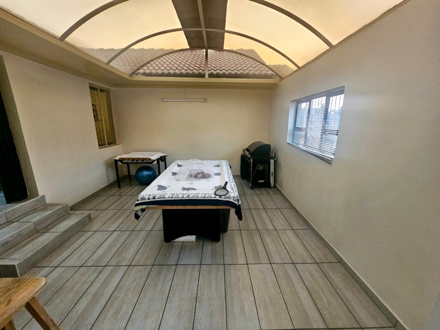 4 Bedroom Property for Sale in Heuweloord Gauteng