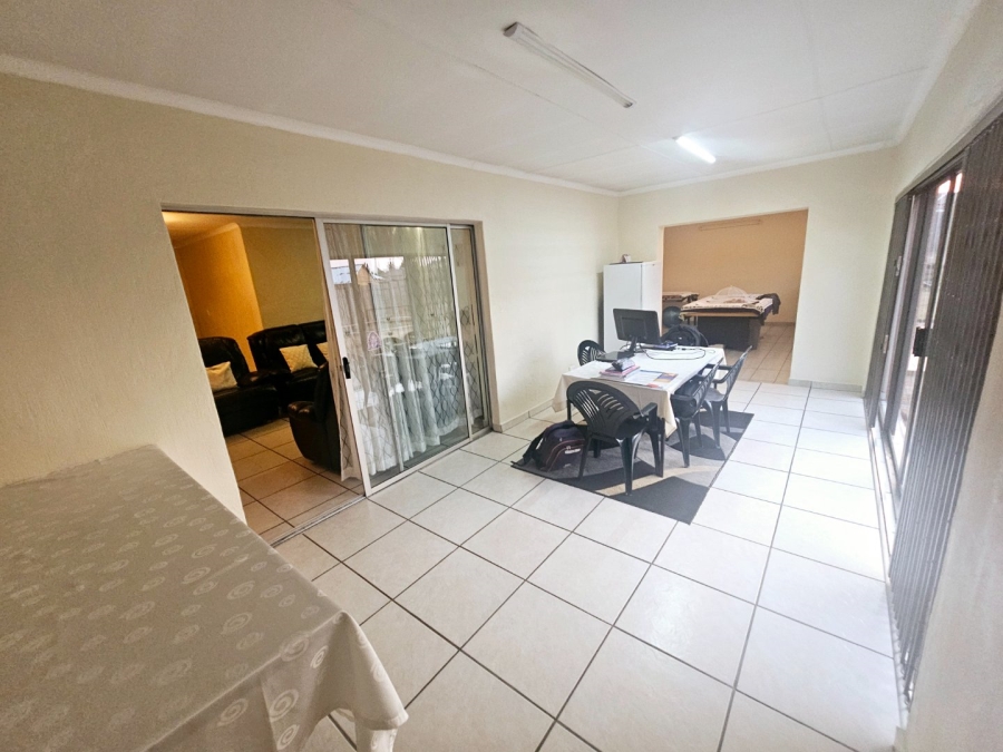 4 Bedroom Property for Sale in Heuweloord Gauteng