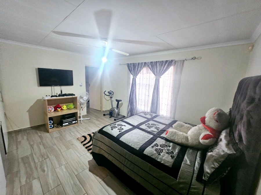 4 Bedroom Property for Sale in Heuweloord Gauteng