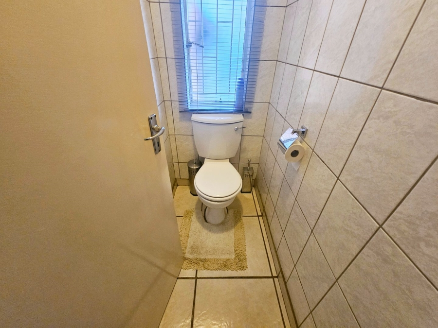4 Bedroom Property for Sale in Heuweloord Gauteng