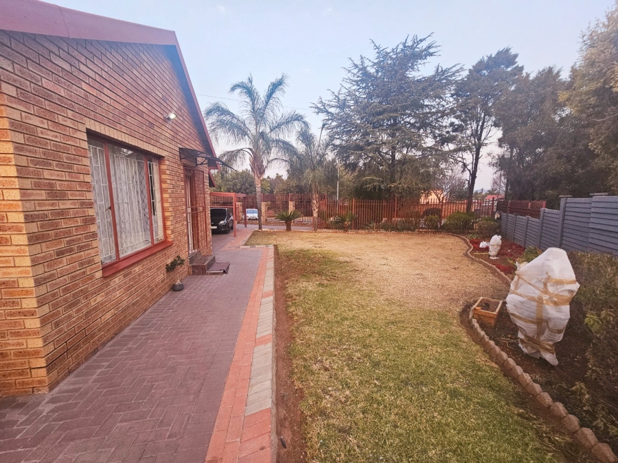 4 Bedroom Property for Sale in Heuweloord Gauteng