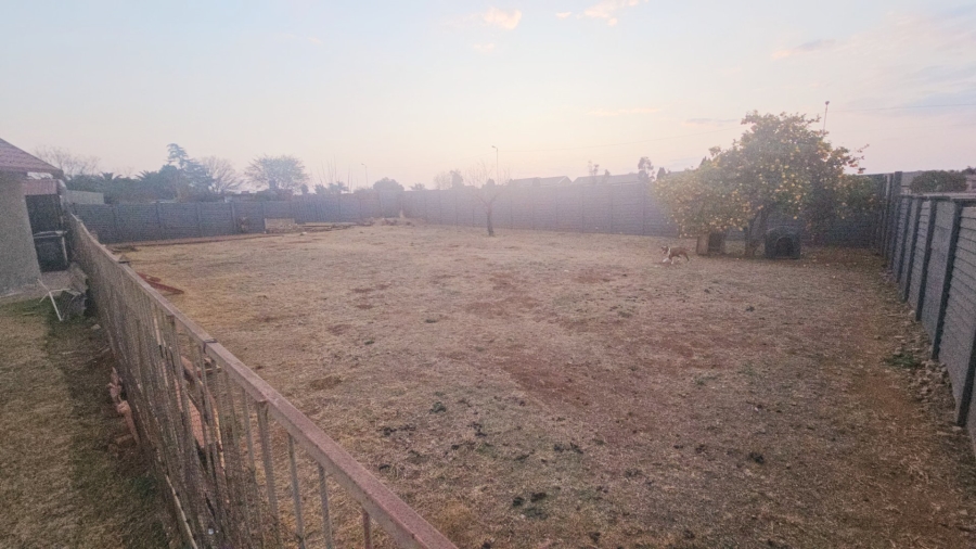 4 Bedroom Property for Sale in Heuweloord Gauteng