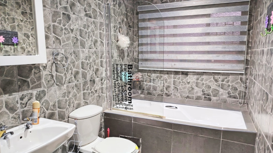 3 Bedroom Property for Sale in Three Rivers Gauteng