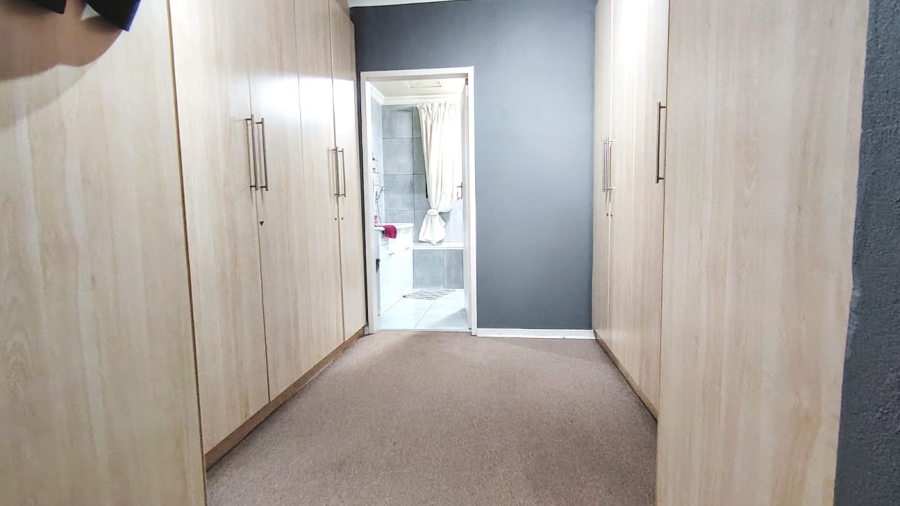 3 Bedroom Property for Sale in Three Rivers Gauteng