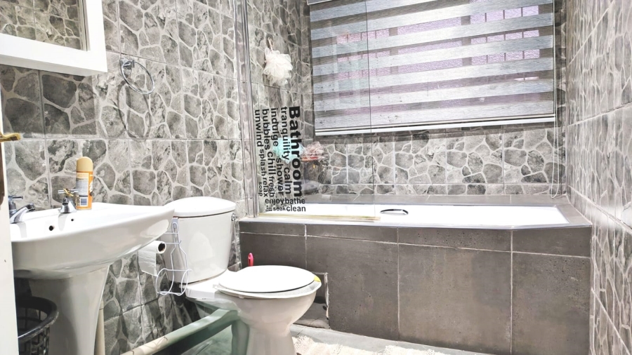 3 Bedroom Property for Sale in Three Rivers Gauteng