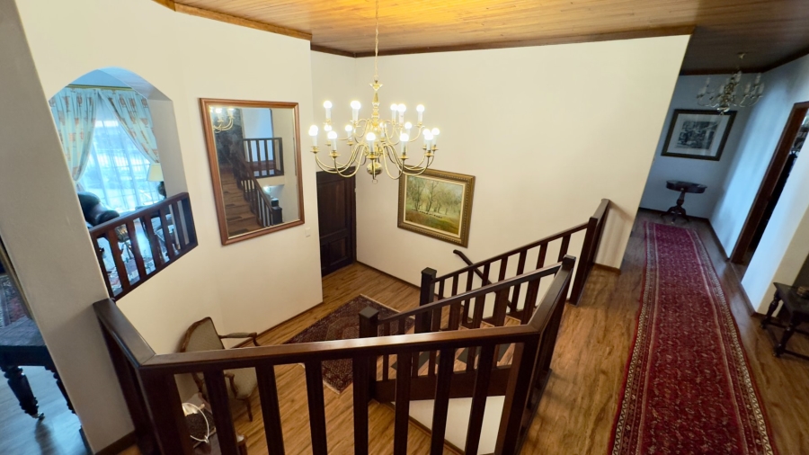 6 Bedroom Property for Sale in Zwartkop Gauteng