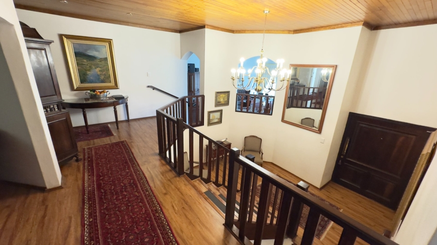 6 Bedroom Property for Sale in Zwartkop Gauteng