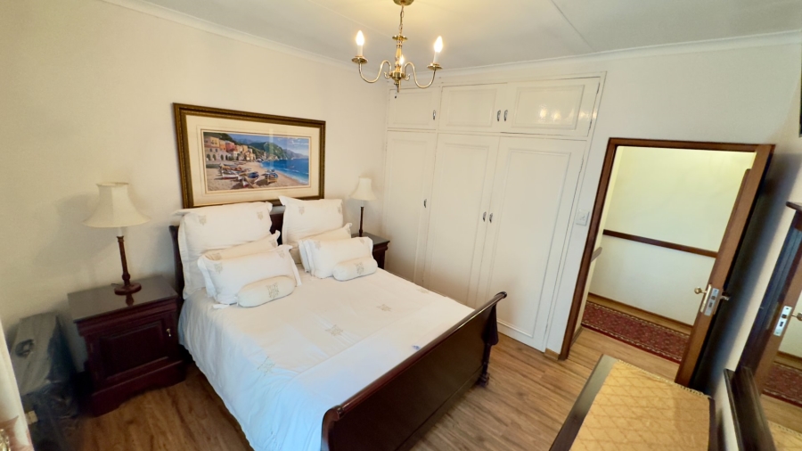 6 Bedroom Property for Sale in Zwartkop Gauteng