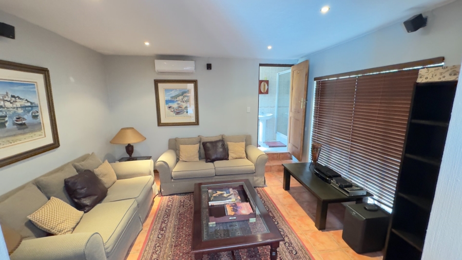 6 Bedroom Property for Sale in Zwartkop Gauteng