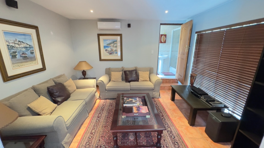 6 Bedroom Property for Sale in Zwartkop Gauteng