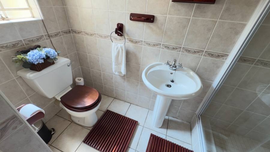 6 Bedroom Property for Sale in Zwartkop Gauteng