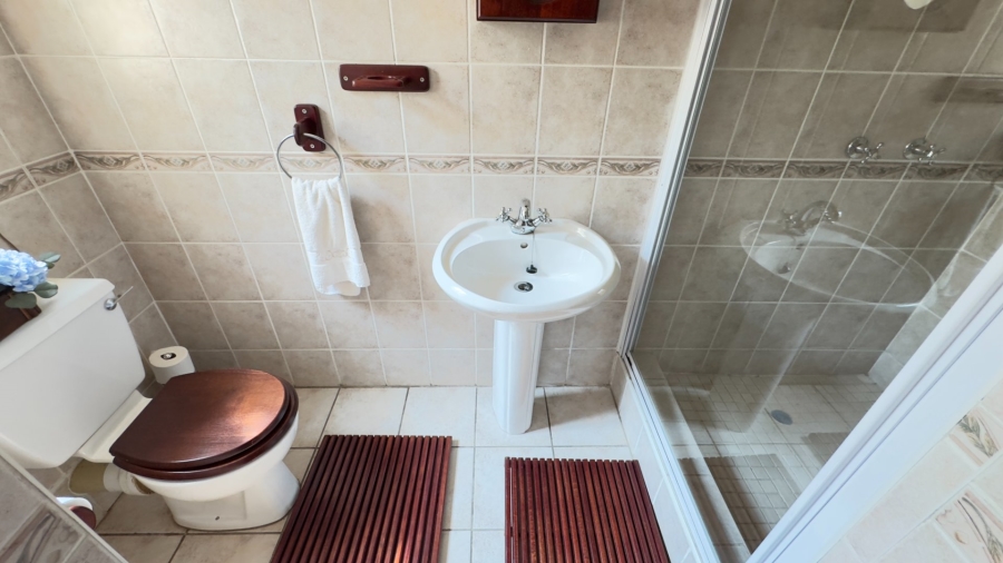 6 Bedroom Property for Sale in Zwartkop Gauteng