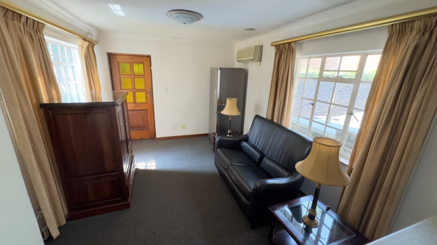 6 Bedroom Property for Sale in Zwartkop Gauteng