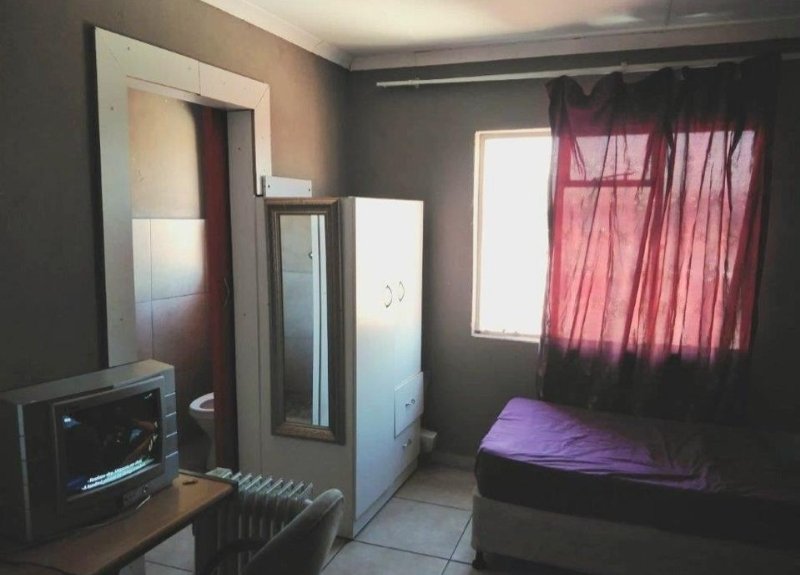 11 Bedroom Property for Sale in Orlando West Gauteng