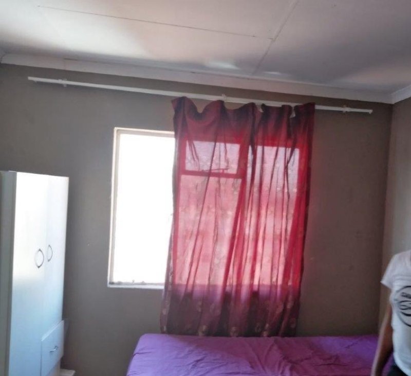 11 Bedroom Property for Sale in Orlando West Gauteng