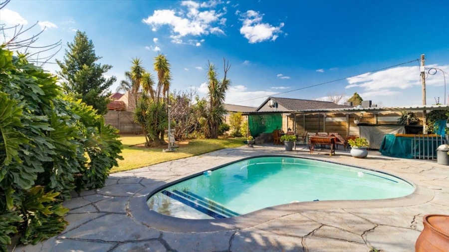 3 Bedroom Property for Sale in Van Riebeeck Park Gauteng