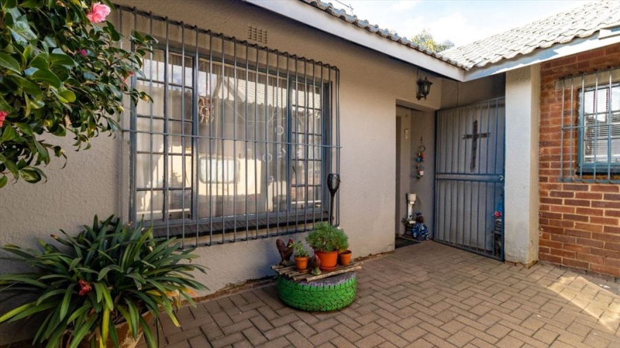 3 Bedroom Property for Sale in Van Riebeeck Park Gauteng