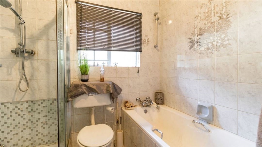 3 Bedroom Property for Sale in Van Riebeeck Park Gauteng